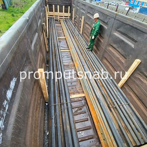 Доставили 324 тонны рельсов для зернового терминала: разработали схему погрузки и уложились в 30 дней