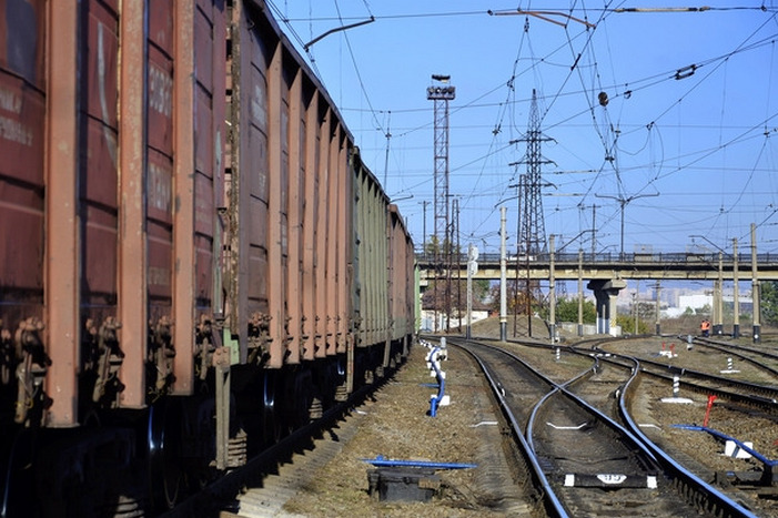 railway-landscape-many-railroad-cars-and-tanks-st.jpg